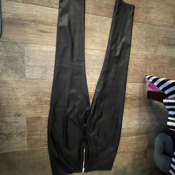 F21 gently used faux leather high waisted pants size US26 - Picture 6 of 6